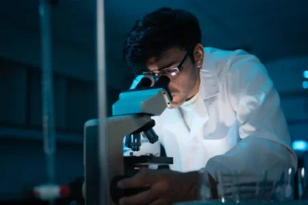 Scientists Warn of Crisis as Funding Falls While Demand for Science Education Rises