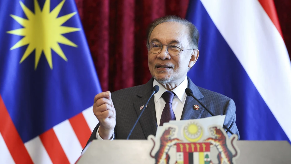 Malaysian PM vows to deport Israelis found in country amid probe into int’l tech community