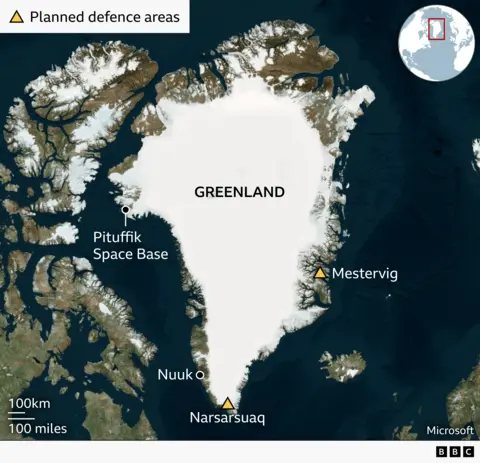 A map showing the existing US military base in Pituffik in Greenland's north-west, and two planned bases in Narsarsuaq in the south, and Mestervig in the east. 