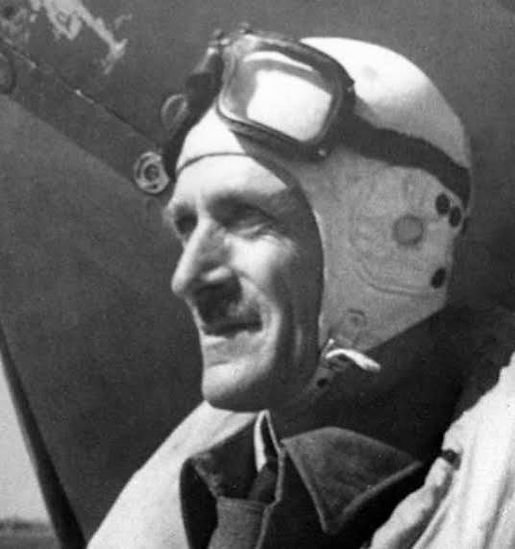 Sir Keith Park beside his Spitfire