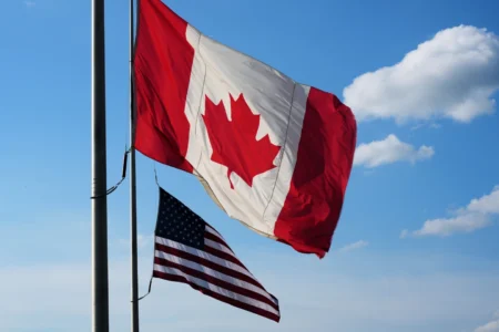 US tourism groups want Canadians back.