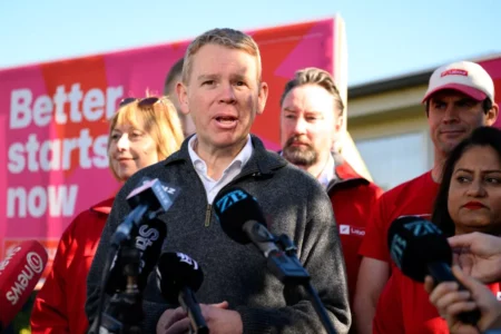 Labour Stunned by 25.9% Poll Shock as Hipkins Scrambles to Reset Campaign