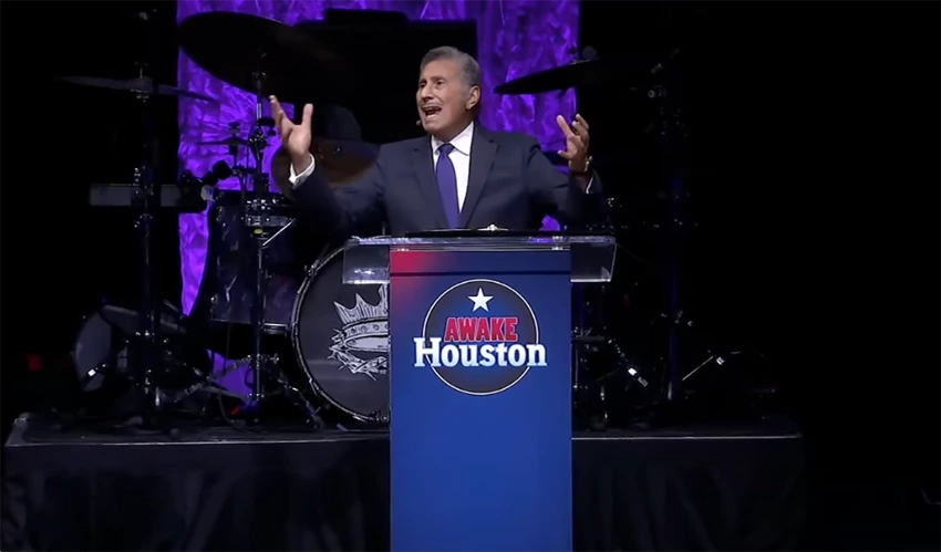 Christians urged not to ‘hide in our church pews’: ‘Roll up your sleeves of obedience’