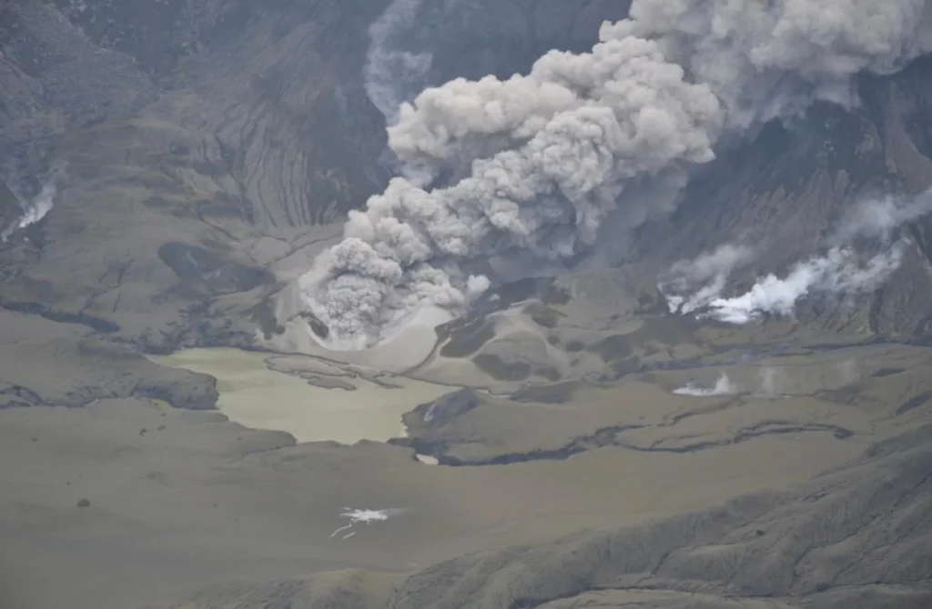 Whakaari Eruption Continues, But Flights Remain Unaffected